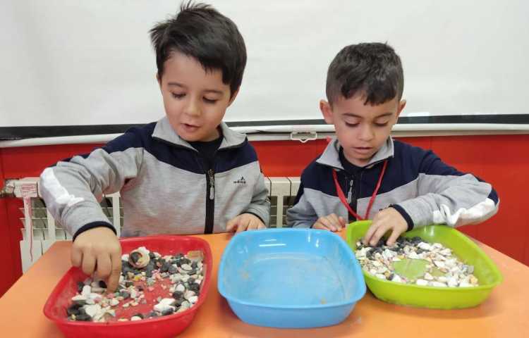 مسابقه جدا کردن سنگ های ریز و درشت 1