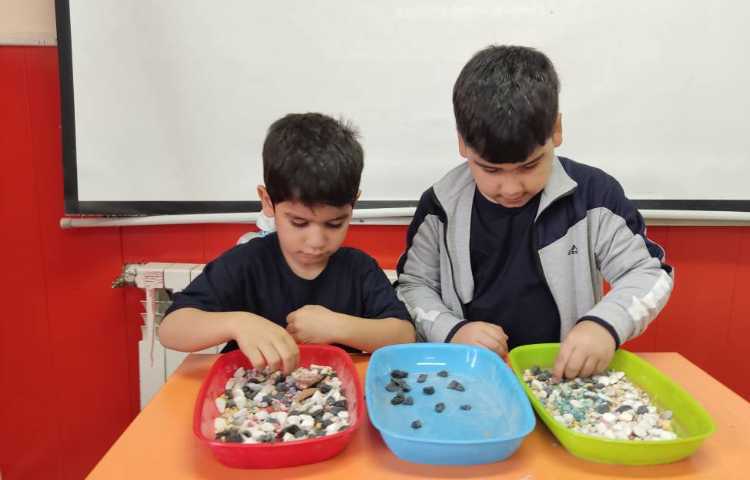 مسابقه جدا کردن سنگ های ریز و درشت 2