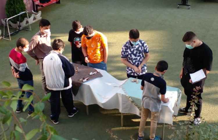 مسابقه درون مدرسه ای برج هیجان 10