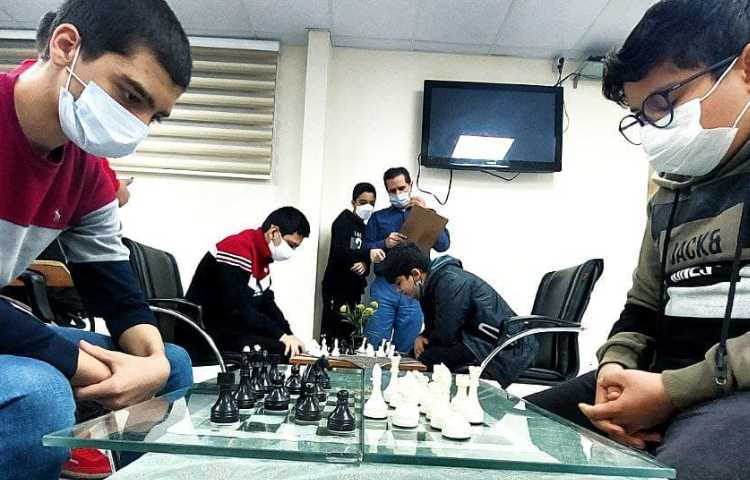 مسابقه درون مدرسه ای شطرنج 6