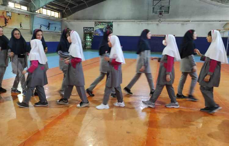 مسابقه دوستانه 1