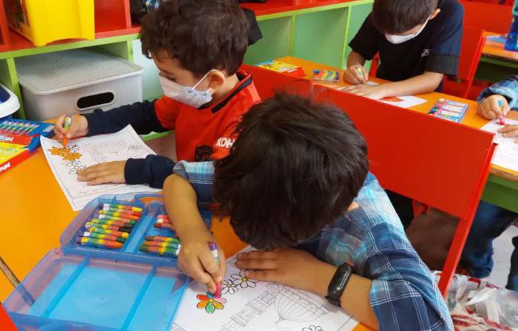 مسابقه رنگ آمیزی دانش آموزان پیش دبستان 1