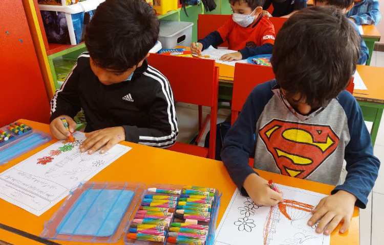 مسابقه رنگ آمیزی دانش آموزان پیش دبستان 2