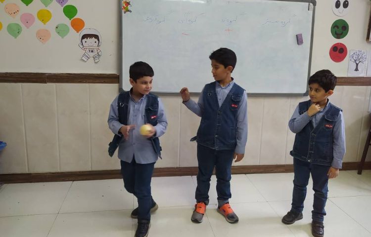 مسابقه روخوانی با هدف تقویت دقت و تمرکز / زنگ فارسی 3