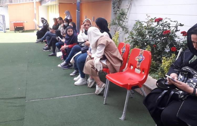 مسابقه زبانی بین شعب دبستان های دخترانه و پسرانه علوی 15