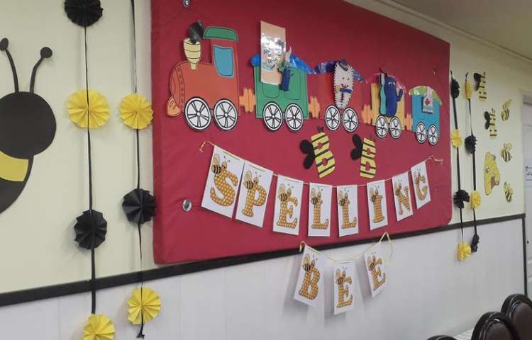 مسابقه زبانی بین شعب دبستان های دخترانه و پسرانه علوی 2