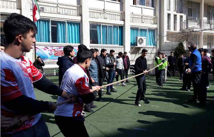 مسابقه طناب کشی به مناسبت نیمه شعبان 1