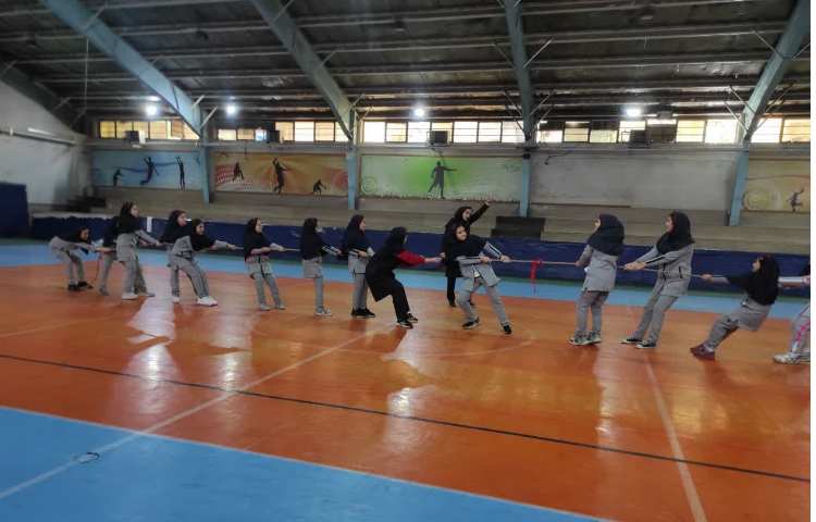 مسابقه طناب کشی و طناب زنی 2