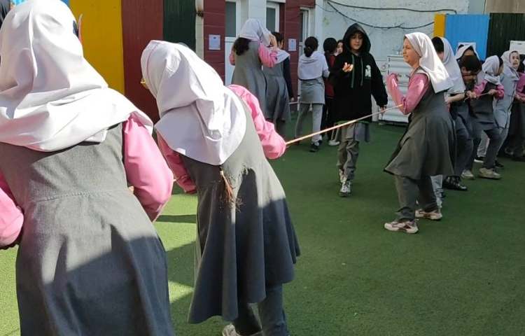 مسابقه طناب کشی