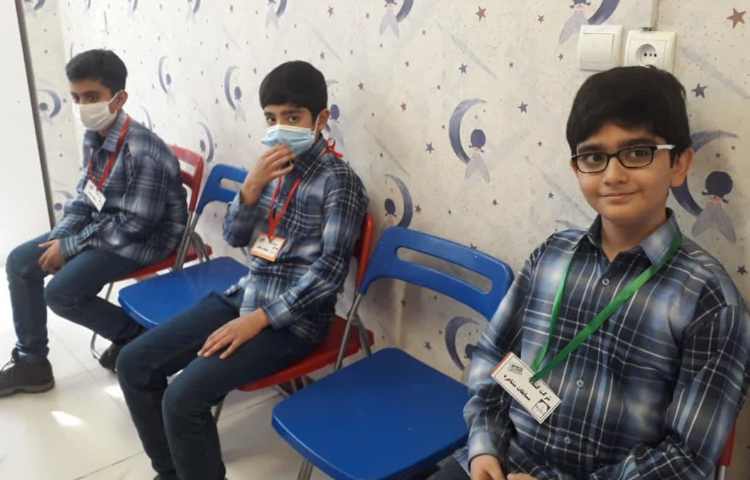 مسابقه مشاعره دانش آموزان بین شعب دبستان علوی 3