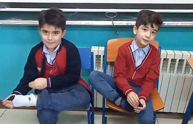 مسابقه ی جوراب پوشی 1