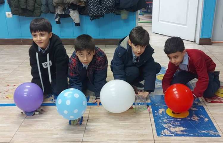 مسابقه ی ماشین بادکنکی 1