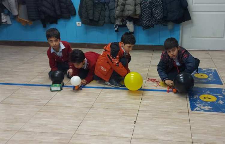 مسابقه ی ماشین بادکنکی 2