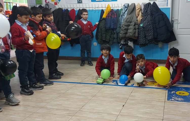 مسابقه ی ماشین بادکنکی 3