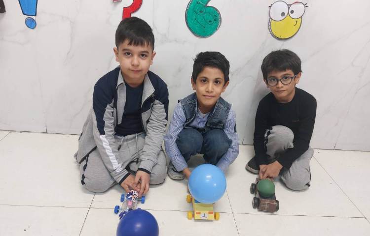 مسابقه ی ماشین بادکنکی