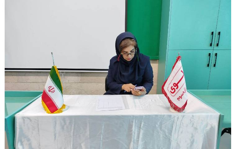 مسابقه ی مشاعره ی درون مدرسه ای 1