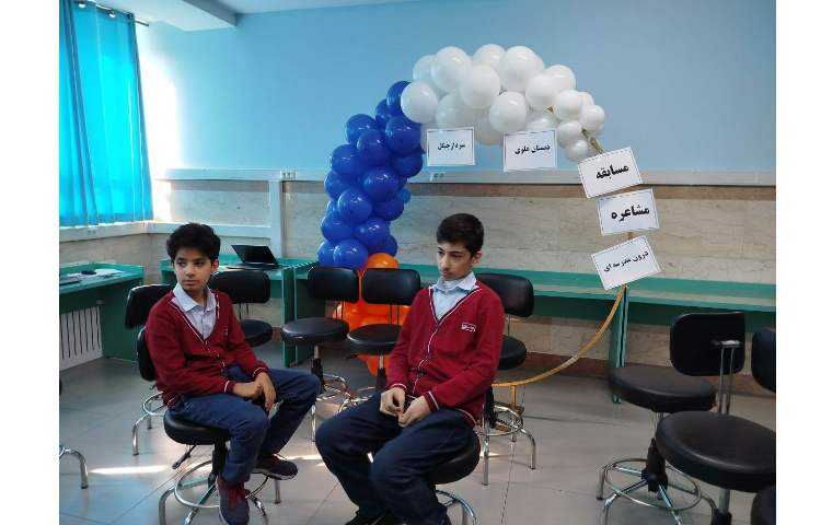 مسابقه ی مشاعره ی درون مدرسه ای 7