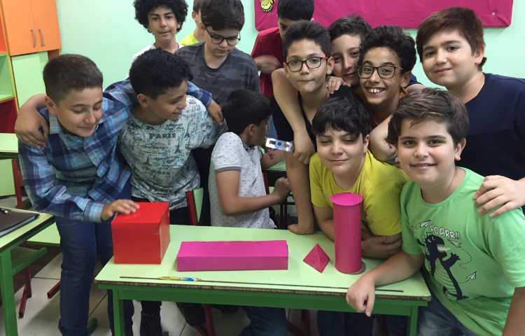 مساحت گسترده مکعب و حجم اشکال حجم دار