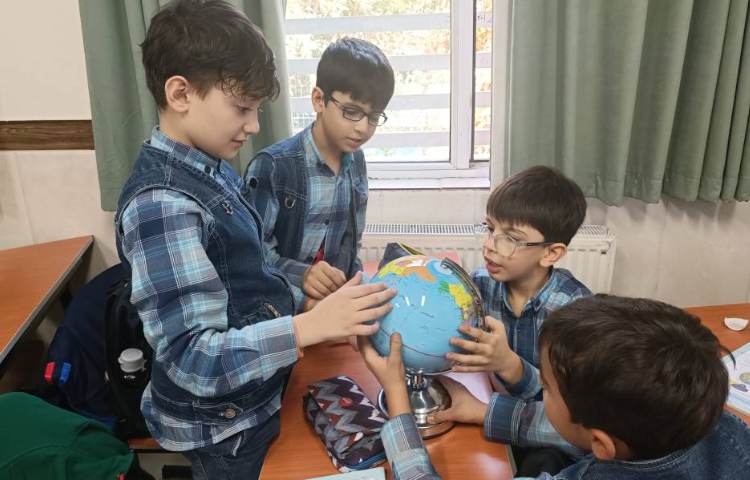 مشاهده میزان آب‌های سطح کره زمین 3