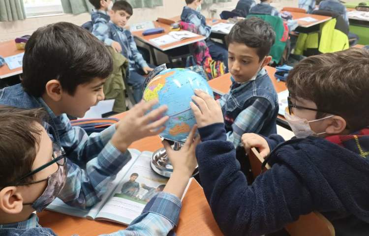 مشاهده میزان آب‌های سطح کره زمین