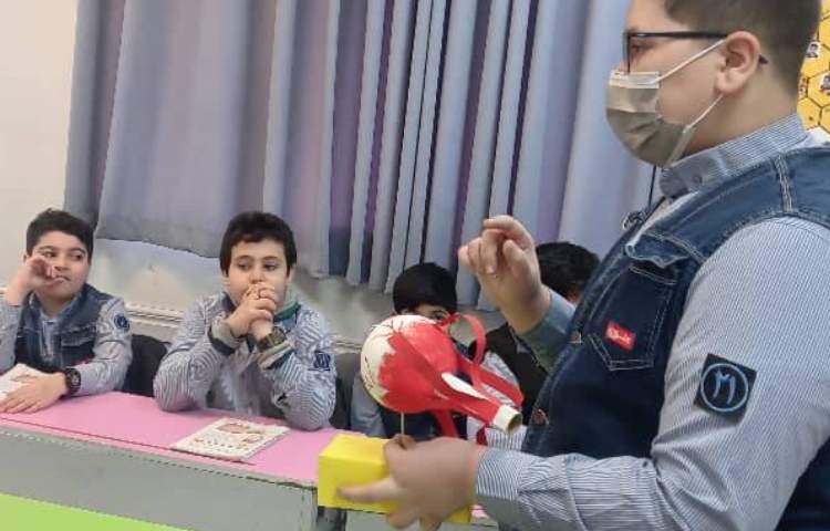 مشاهده‌ی مولاژ اندام حسی و گفت‌و‌گو در این رابطه 3