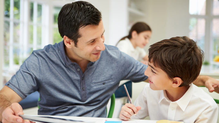 نقش مشاوران تحصیلی در موفقیت دانش‌آموزان