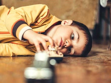 به او کمک فکری و عاطفی دهید؛