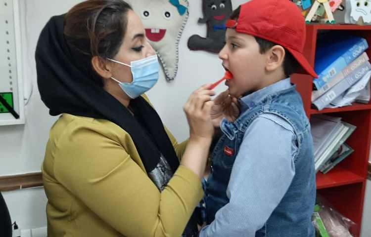 معاینات دهان و دندان دانش آموزان پایه اول 2