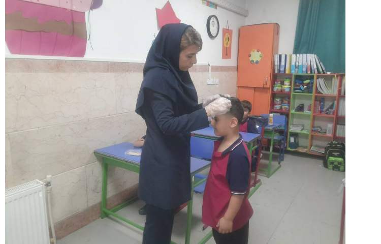 معاینات پدیکولوزیس تمامی پایه ها شیما محمدی مربی بهداشت دبستان پسرانه علوی سردار جنگل 4