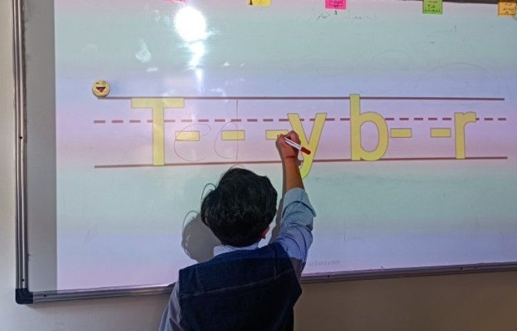 معرفی شخصیت های کتاب 3