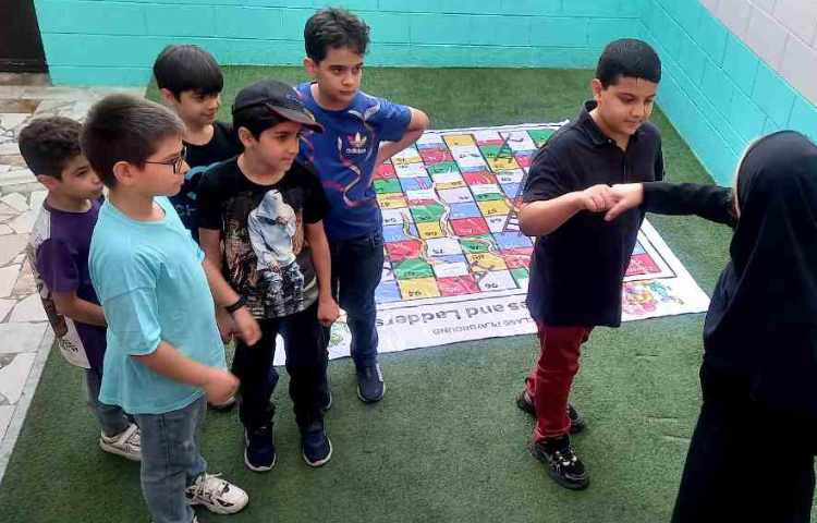 معرفی و شناخت دانش آموزان با انجام بازی 4