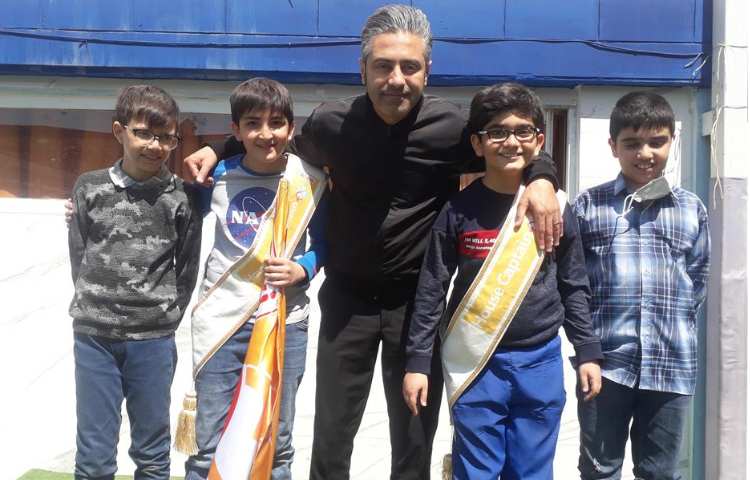 معرفی کاپیتان و جانشین کاپیتان طرح چهارخونه دبستان علوی 3