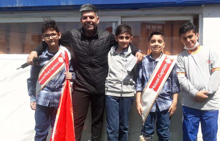 معرفی کاپیتان و جانشین کاپیتان طرح چهارخونه دبستان علوی 4