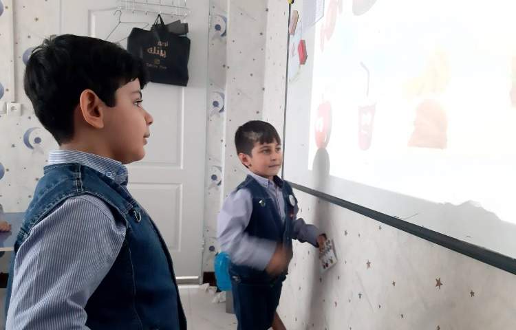 معلم یاری در کلاس Teacher assistants 1