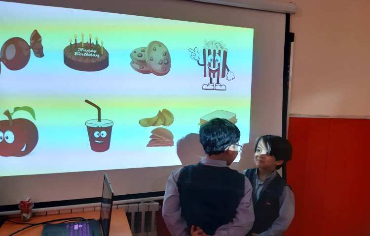 معلم یاری در کلاس Teacher assistants 2