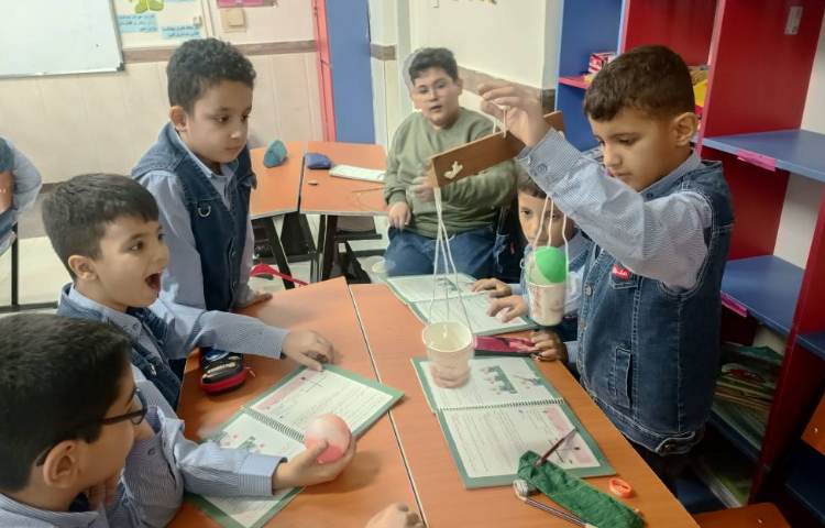 مقایسه جرم اجسام با ترازوی تعادلی