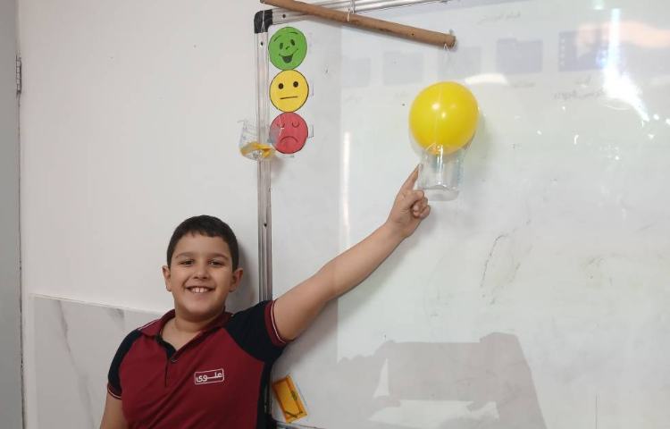 مقایسه جرم بادکنک پر و خالی_ علوم 1