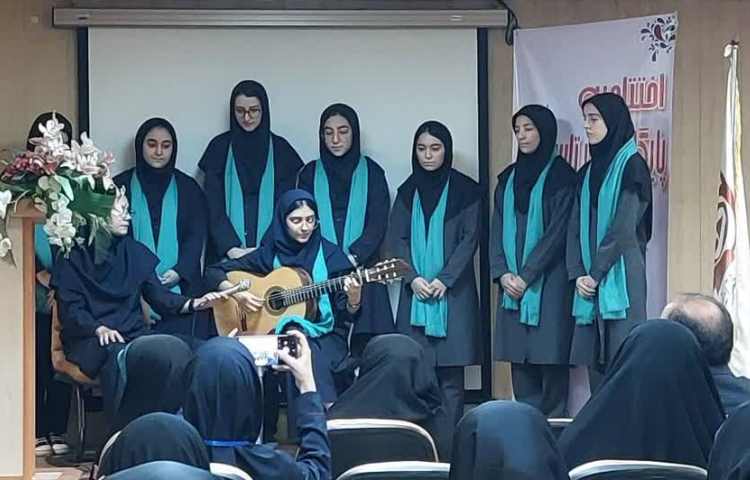 (منتخب مدرسه در پایگاه تابستانی منطقه 13 به جهت برگزاری اردوهای متنوع)