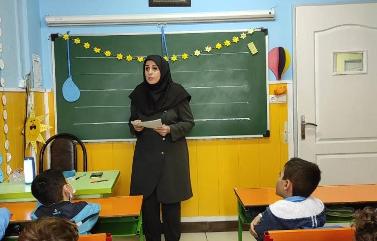 :مهارتهای زندگی، به صورت قصه خوانی، کلاس توت فرنگی 1