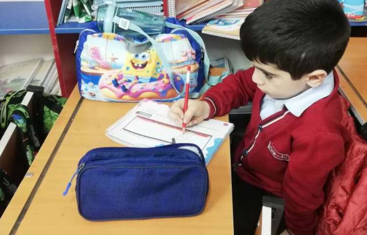 مهارت زندگی - دانش آموزان در مورد شغل مورد علاقه شان نقاشی کشیدند. 1