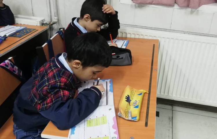 مهارت زندگی - دانش آموزان در مورد شغل مورد علاقه شان نقاشی کشیدند. 2