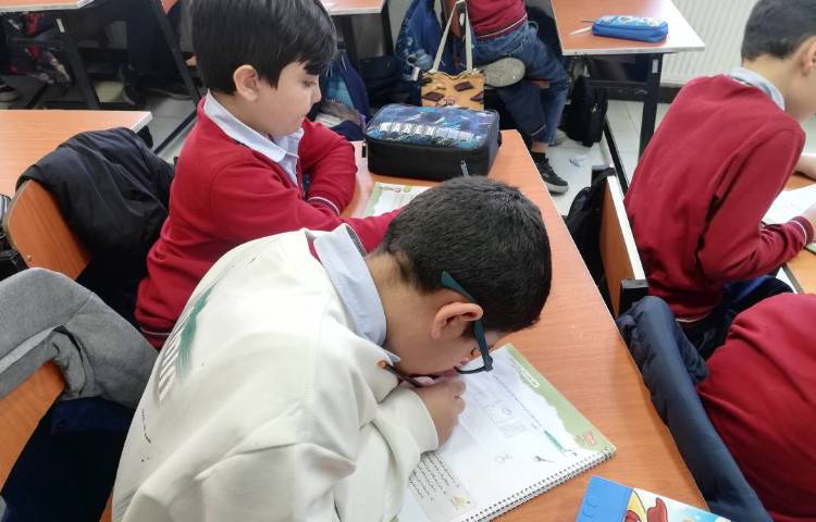 مهارت زندگی - دانش آموزان در مورد صرفه جویی در مصرف انرژی نقاشی کشیدند 3