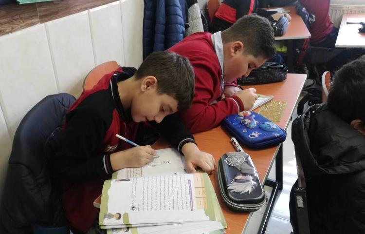 مهارت زندگی - دانش آموزان در مورد صرفه جویی در مصرف انرژی نقاشی کشیدند