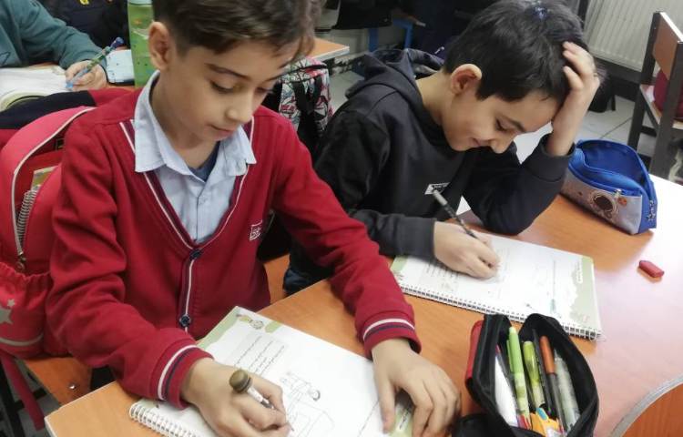 مهارت زندگی - دانش آموزان در مورد صرفه جویی در مصرف انرژی نقاشی کشیدند 3