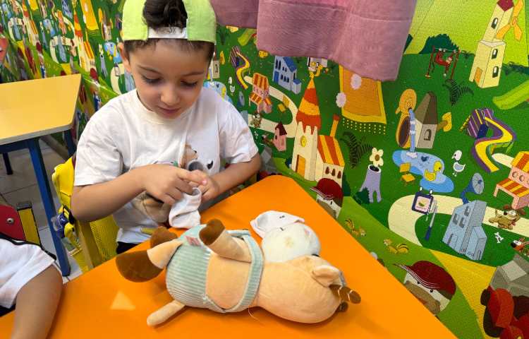 مهارت من:تمرین در پوشیدن کفش و جوراب 4