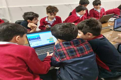 آموزش برنامه‌نویسی در مدارس غیر دولتی