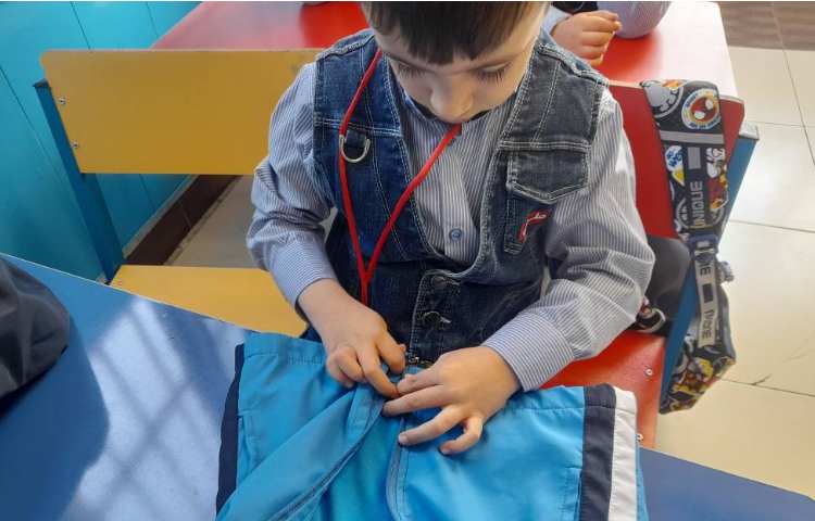 مهارت های زندگی :آموزش انجام کارهای شخصی توسط خود دانش آموزان 2