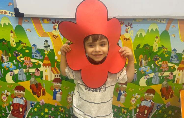 مهارت‌های من:دانش‌آموزان به عنوان گلهای باغ کلاس خودشان را معرفی کردند و با کلاس و مدرسه آشنا شدند. 6