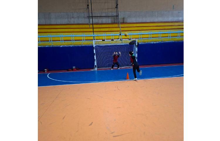 مهارت های پایه با تاکید بر پرتاب و دریافت 2