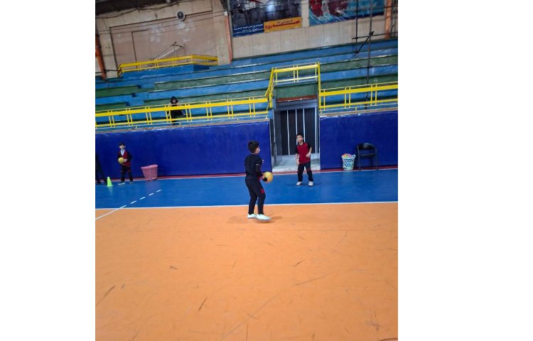 مهارت های پایه با تاکید بر پرتاب و دریافت 4